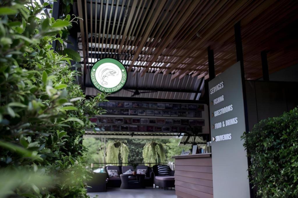 Greenfield Valley Fishing Resort Hua Hin Ngoại thất bức ảnh